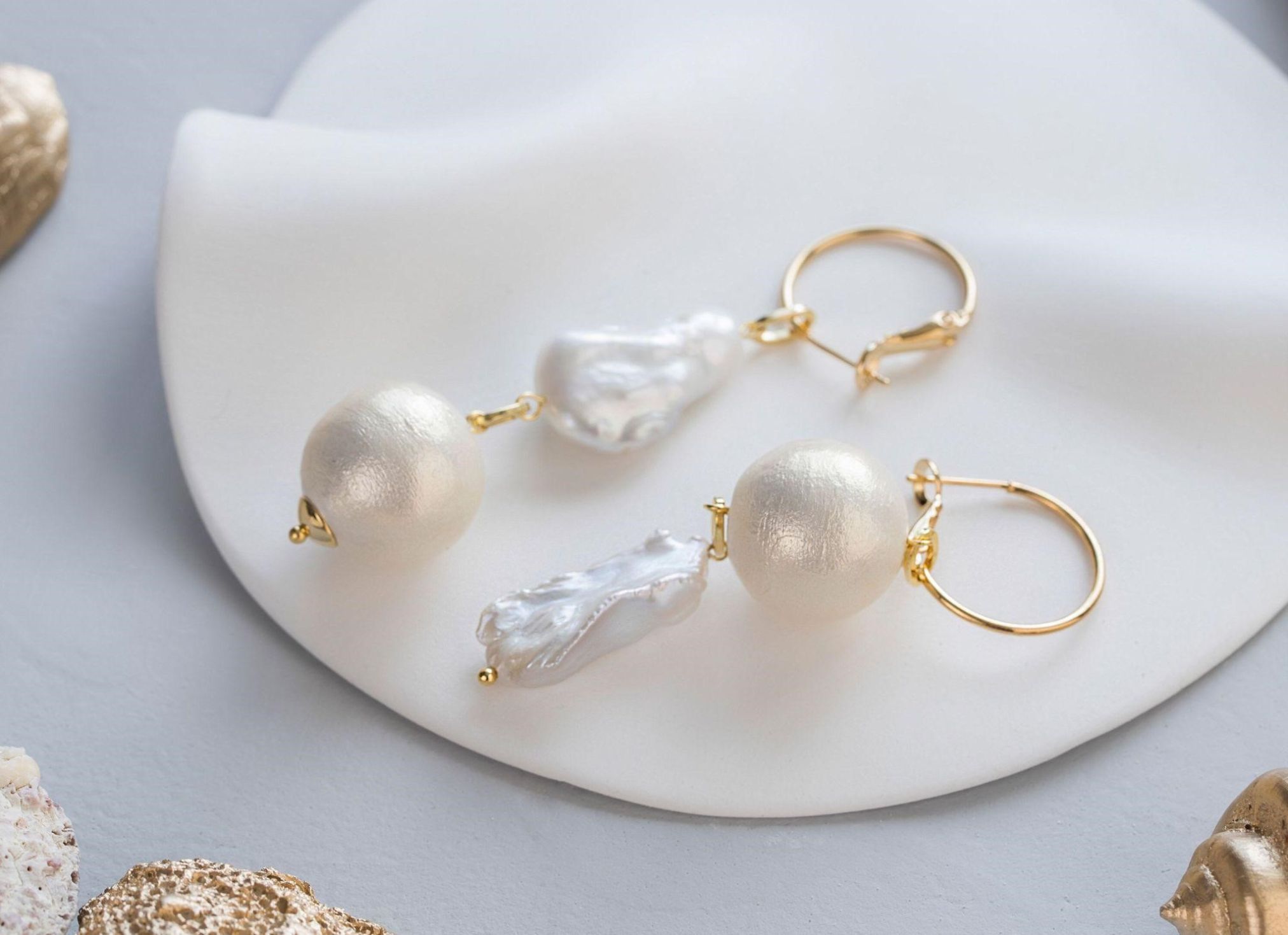 Trang sức là món quà 8/3 cho mẹ chồng có ý nghĩa kỷ niệm rất cao Trang sức là món quà 8/3 cho mẹ chồng có ý nghĩa kỷ niệm rất cao